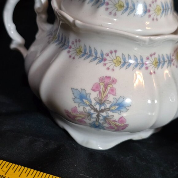 Vintage Forest Bavaria Germany Laurel Wreath Sugar Bowl & Creamer Set - Picture 3 of 13